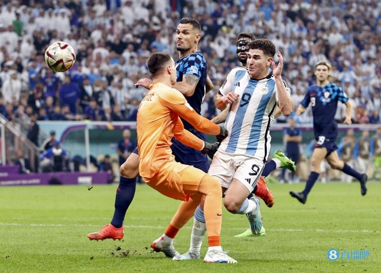 记者：放弃主动而无效的控球，是阿根廷晋级决赛之本